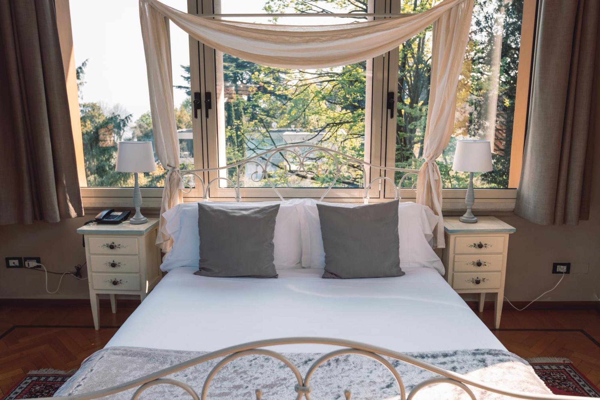 Villa Mimosa Au Lac - Estella Hotels Italia 托斯科拉诺-马德尔诺 外观 照片